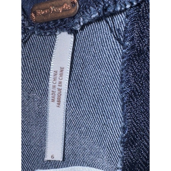 Free People Livin it Up Mini Skirt Women 6 Back Zip Short Dark Wash Denim - Picture 8 of 10